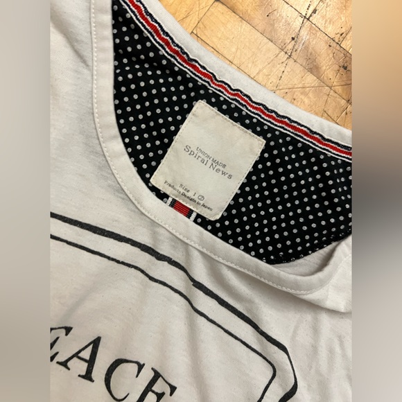 Peace Love & Freedom tee - Picture 4 of 4